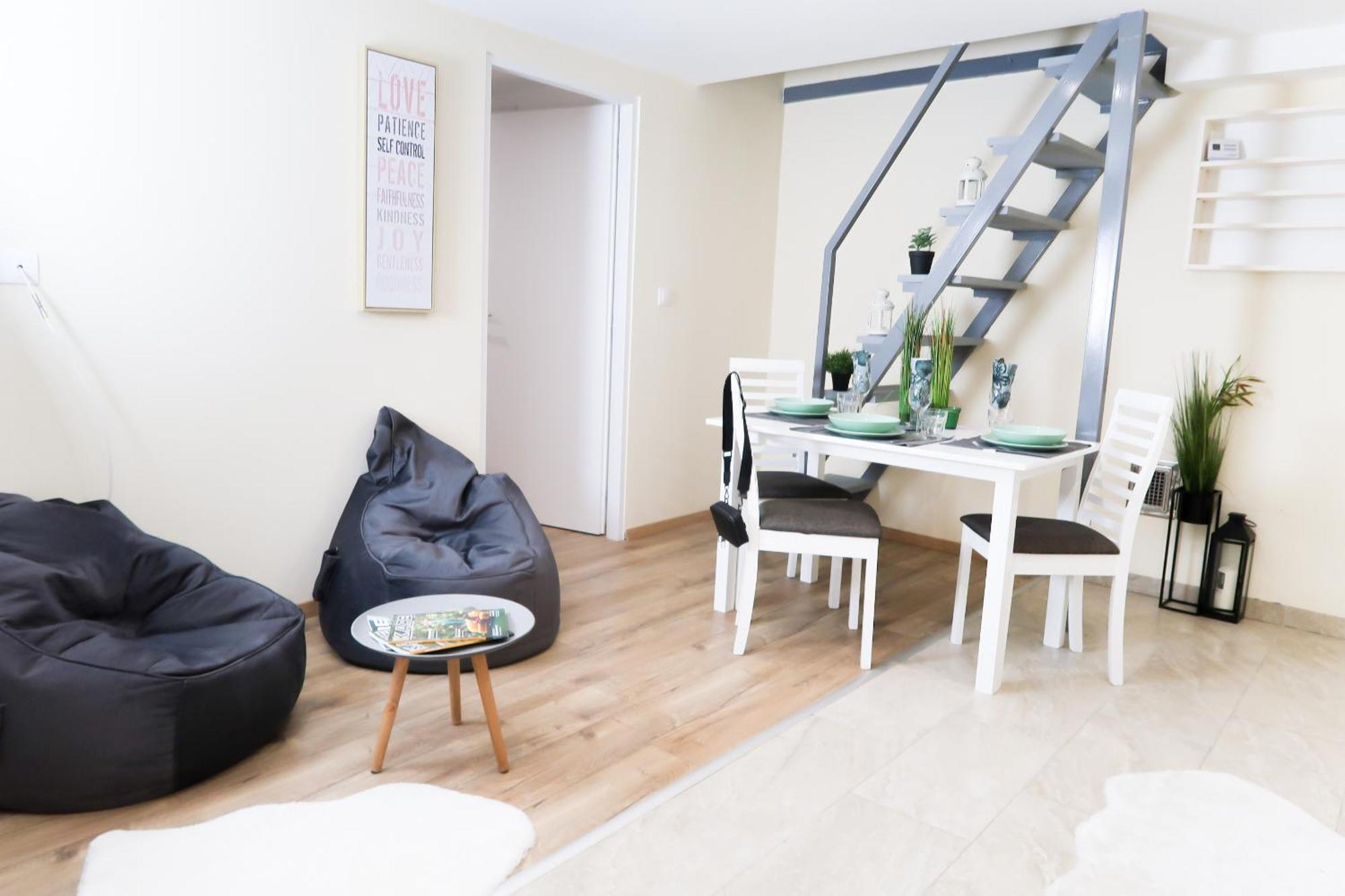 Budapest City Center, Nicely Renovated Apartment With 3 Bedrooms Exterior photo