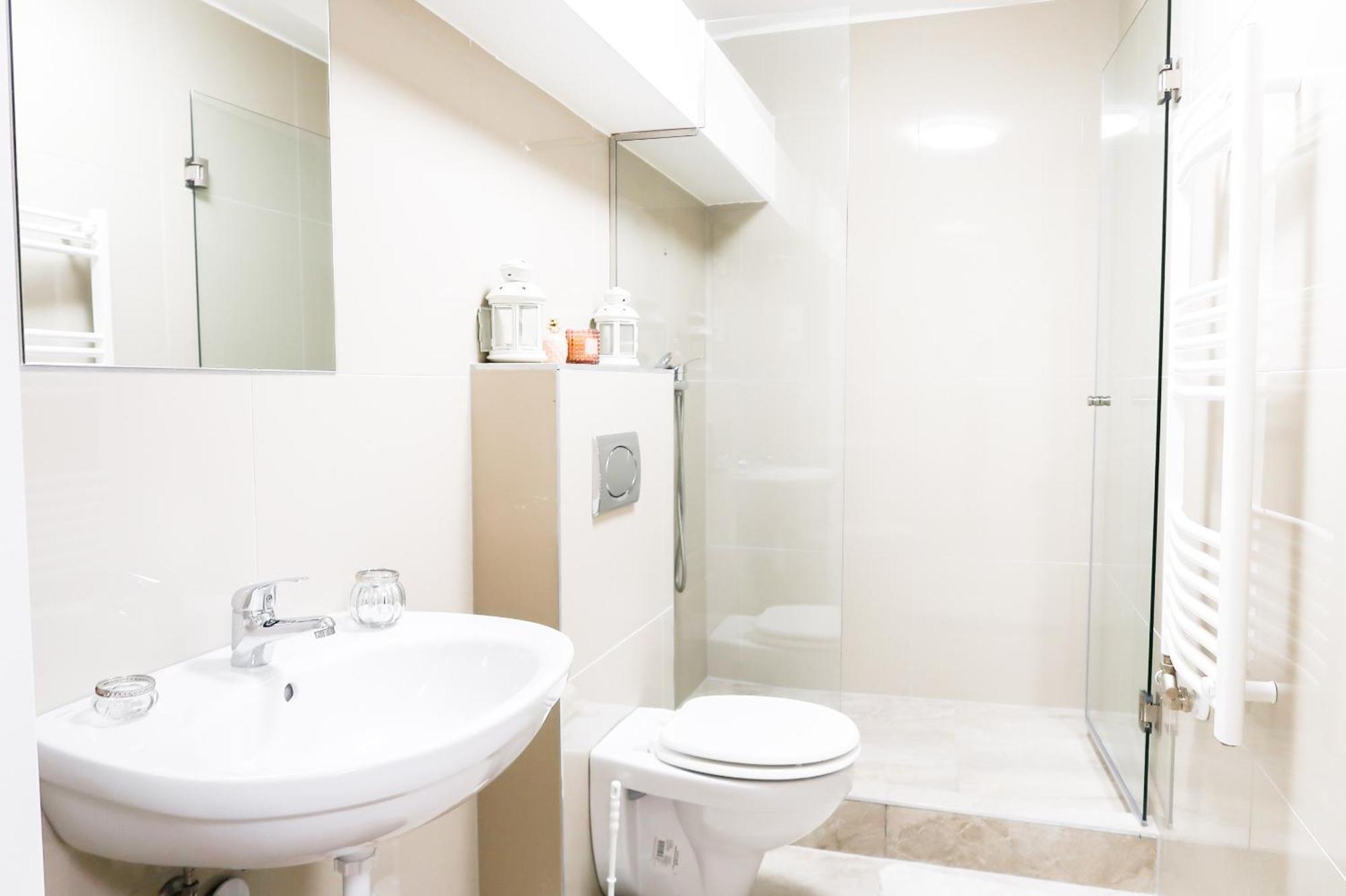Budapest City Center, Nicely Renovated Apartment With 3 Bedrooms Exterior photo